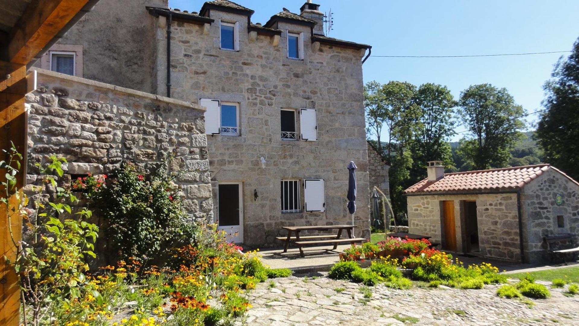 Gite Les Ducs Mialanes Exteriér fotografie